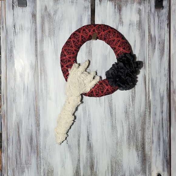 Victorian Mummy Hand Flower Wreath - Picture 2 of 16